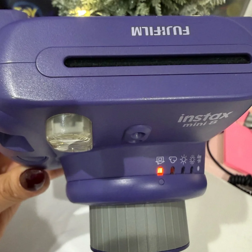 Fujifilm Instax Mini 8 in Vibrant Purple